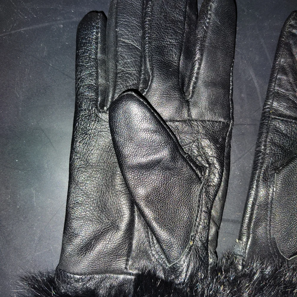 Vintage Black Real Leather Gloves W/Fur Trim - Picture 3 of 8
